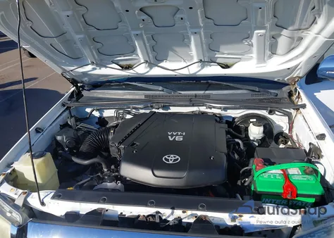 2013 Toyota Tacoma Prerunner V6 z USA, uszkodzony, nr VIN 3TMJU4GNXDM145227